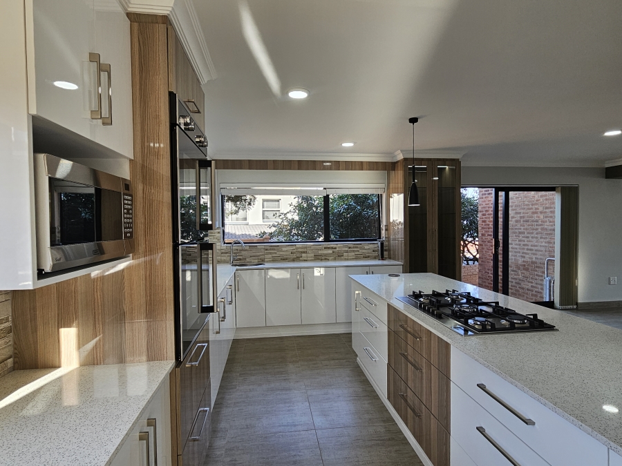 4 Bedroom Property for Sale in Wavecrest Eastern Cape